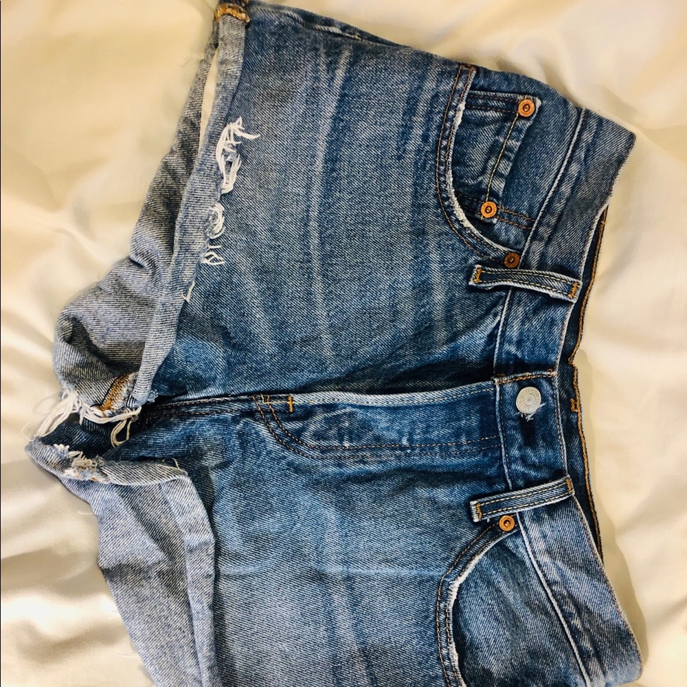 ✨Gently used 501 Levi Shorts ✨